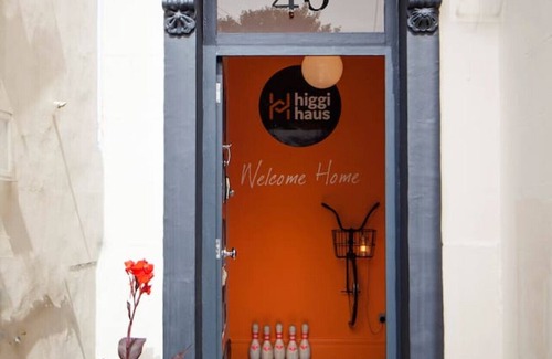 Cotham House | higgihaus 7 Bed Sleeps up to 18 Big Groups