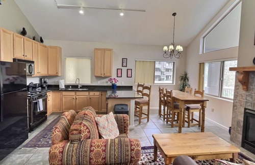 Taos Ski Valley Condo | High Altitude Getaway Incredible Views