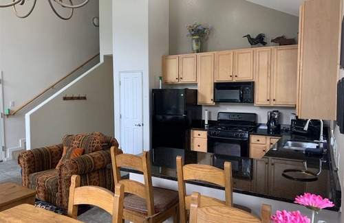 Taos Ski Valley Condo | High Altitude Getaway Incredible Views