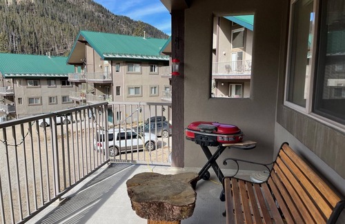 Taos Ski Valley Condo | High Altitude Gem at Taos Ski Valley