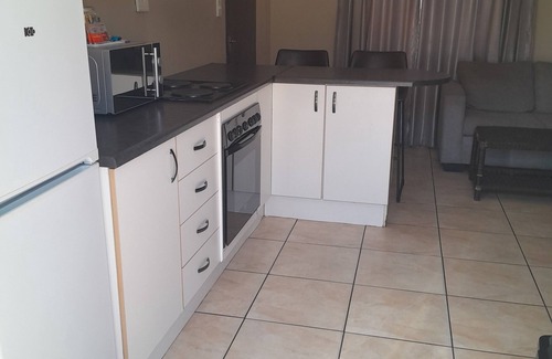 Upington Cabin | High Breeze Lodge