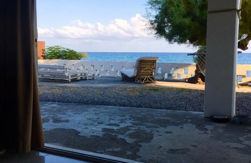 Karaoglanoglu Apartment | High By The Beach House