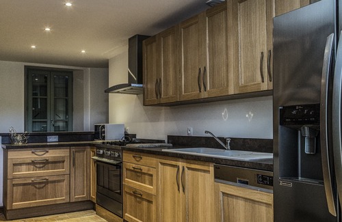 Magnac-Laval Cottage | High Capacity Farm cottages in a body