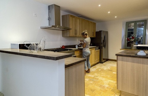Magnac-Laval Cottage | High Capacity Farm cottages in a body