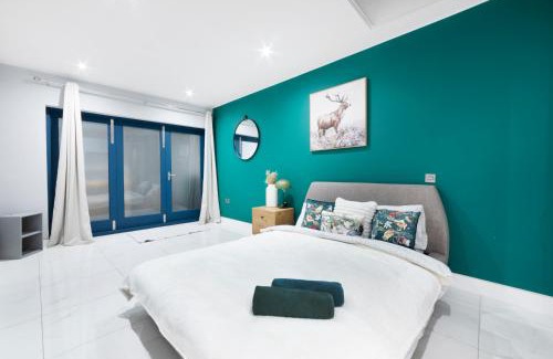 Holborn and Covent Garden Apartment | High Ceiling Modern Apartment Heart of Central London