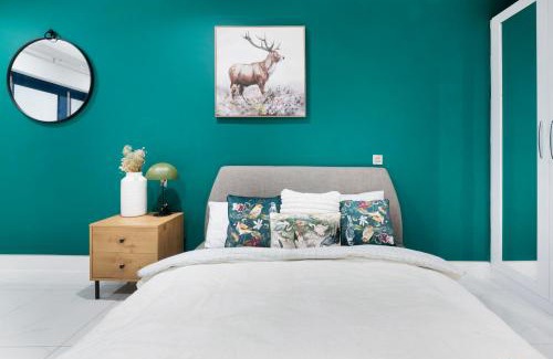 Holborn and Covent Garden Apartment | High Ceiling Modern Apartment Heart of Central London