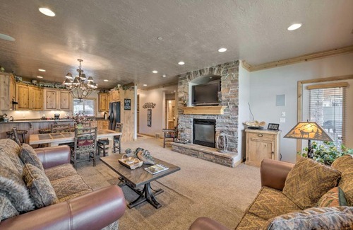 Ogden Apartment | High-End Huntsville Condo with Private Hot Tub!