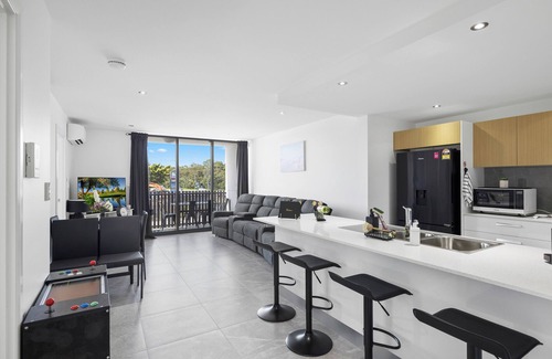 Sandstone Point Apartment | High End Marine Getaway