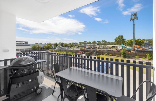 Sandstone Point Apartment | High End Marine Getaway