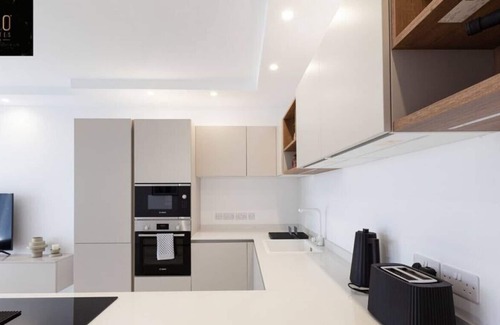 Pieta Apartment | High-END, seafront 2BR property in central with AC
