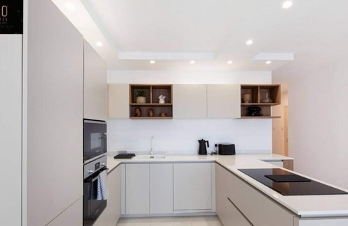 Pieta Apartment | High-END, seafront 2BR property in central with AC