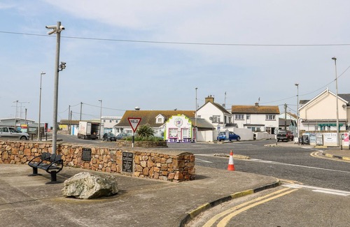 Kilmore Cottage | HIGH MEADOW HOUSE, pet friendly in Kilmore Quay, County Wexford