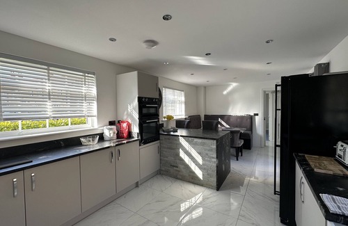 Scalby Cottage | HIGH MILL HOUSE, character holiday cottage, with a garden in Scalby