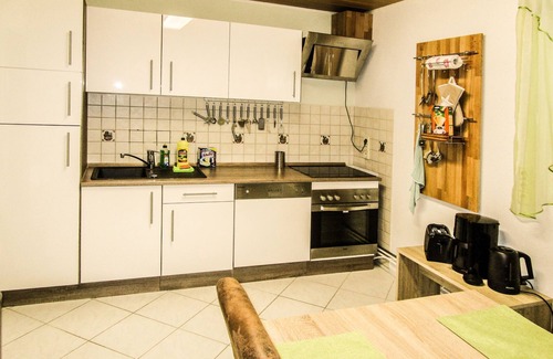 Mecklenburger Seenplatte Apartment | High quality basement apartment in Ihlenfeld, modern and quiet