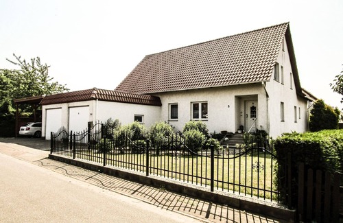 Mecklenburger Seenplatte Apartment | High quality basement apartment in Ihlenfeld, modern and quiet
