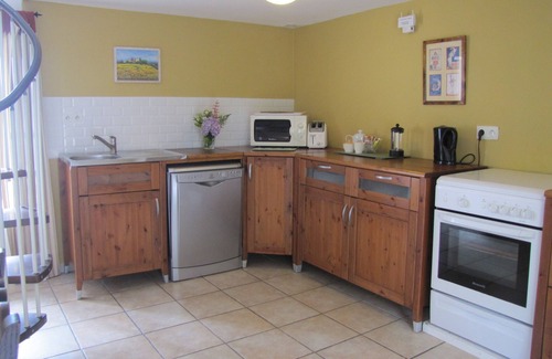 Gomene Cottage | High quality gite complex for up to 13 people.Spacious communal room Pool & WIFI