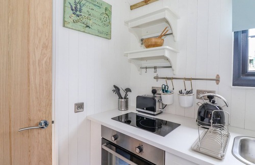 Hayton Cottage | HIGH RIGG SHEPHERD'S SUNRISE, pet friendly in Brampton, Cumbria