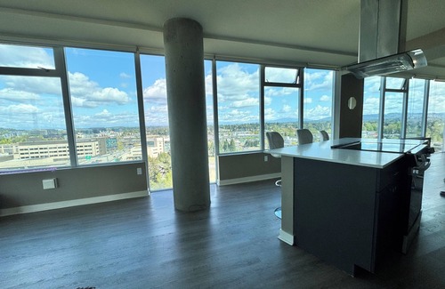 Wilburton Apartment | high rise - 1BR Experience: Modern,LivingPool+Gym