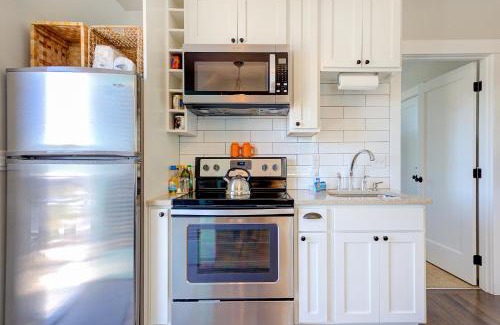 Seabrook House | High Tide Green Grass by Seabrook Hospitality