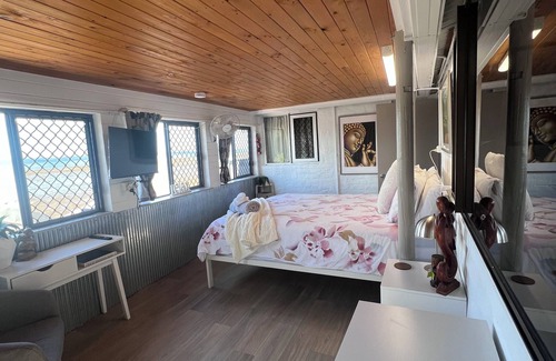 City of Maryborough Bed & Breakfast | High Tides Guest HousenPet friendly waterfront accomodation
