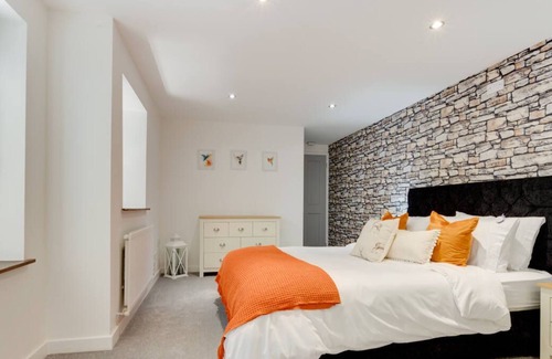 Carmarthen House | High Trees in Carmarthen