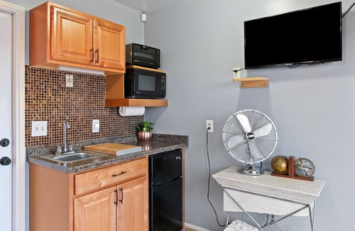 Joshua Tree House | π΅ High View and Casita - Hot Tub, Fire Pit & BBQ in Joshua Tree! π΅