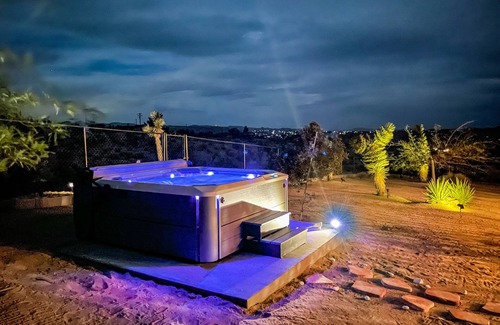 Joshua Tree House | π΅ High View and Casita - Hot Tub, Fire Pit & BBQ in Joshua Tree! π΅