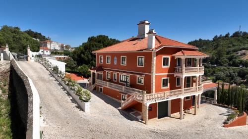 Arruda dos Pisoes House | High Villa