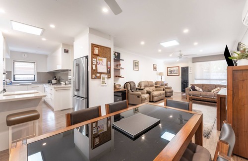 Highett House | Highett Charm - 3 Bedroom Unit