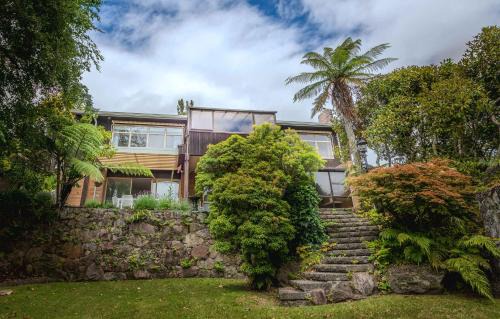Lynmore House | Highfield on High - 50m to the Redwoods Forest with Spa Pool