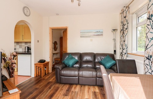Roughton Cottage | HIGHFIELD, with a garden in Roughton