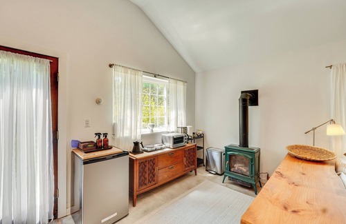 New Paltz Apartment | Highland 1850s Studio Barn on Sprawling 4.5 Acres!