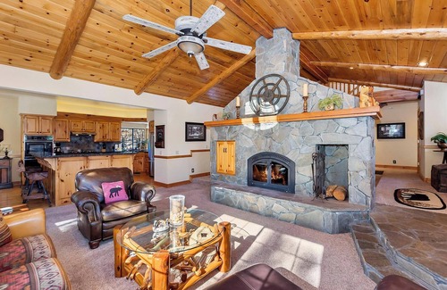 Eagle Mountain Estates Cabin | Highland Manor by Destination Big Bear : Luxury Log Estate in Eagle Mountain! Movie Theater/Game Room!