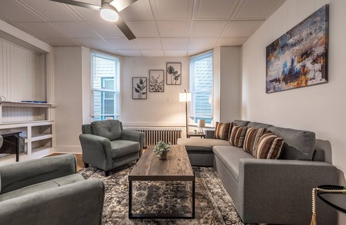 East Liberty Apartment | 💜Highland Park Hideaway - Private Deck Space and Free Parking💜