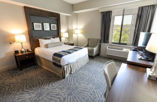 Fairfield Cabin | Highland Queen ADA | Accessible Room Near Slopes
