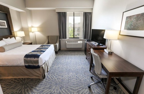 Fairfield Cabin | Highland Queen ADA | Accessible Room Near Slopes