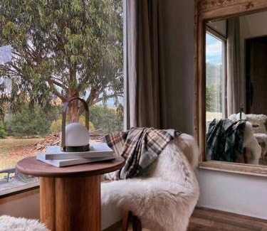 Merrijig House | Highland Ten - Luxury Rustic Retreat - Sleeps 10
