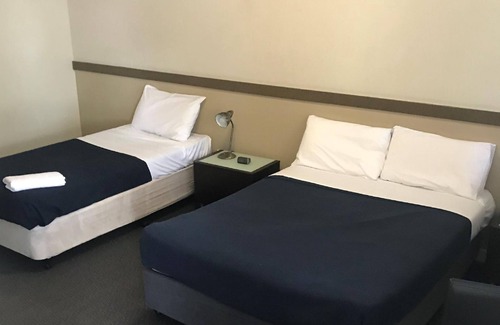 Gilles Plains Hotel | Highlander Hotel