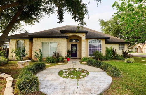 Pharr House | Highly Recommended | Clean & Comfortable