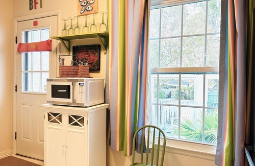 The Old Commons House | Highly recommended Historic District Getaway-Walk or Bike Everywhere!