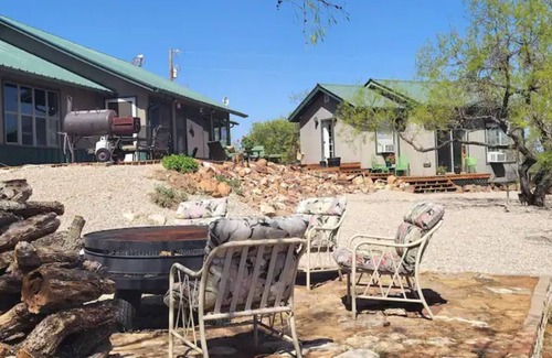 Mason House | HightowerHideaway/ Fire pit/Pet and Horse Friendly