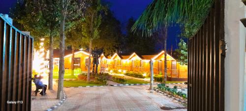 Kharar Bed & Breakfast | Highway Huts