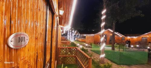 Kharar Bed & Breakfast | Highway Huts