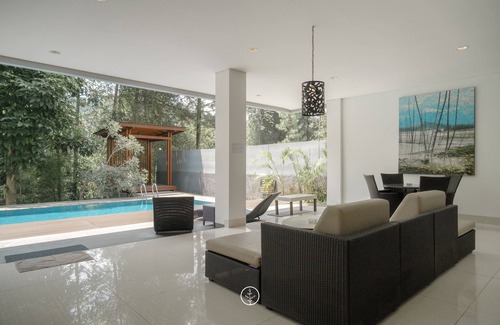 Bandung Villa | Hikari Hill View 7BR Villa with a Private Pool
