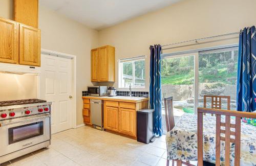 Issaquah House | Hike and Explore Guest Suite with Deck in Issaquah