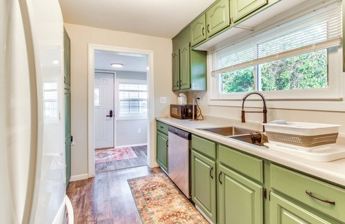 Robinson House | Hike, Boat & Fish: Dog-Friendly Robinson Home