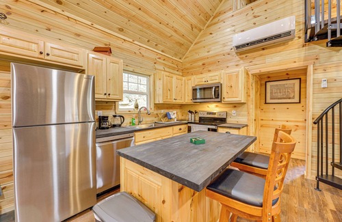 Marlinton Cabin | Hike & Fish: Marlinton Cabin w/Fire Pit & Views!