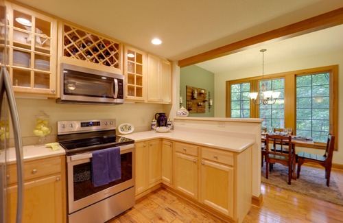 Mountain Air Condo | Hike On-Site! Home 8 Mi to Wolf Ridge Ski Resort