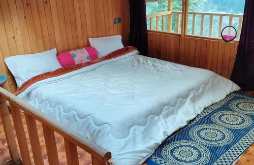 Banjar Apartment | Hikers wooden duplex cottage