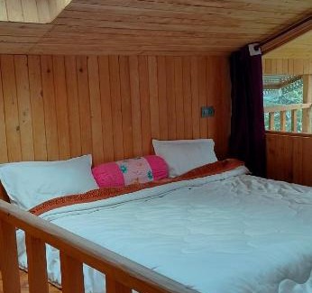 Banjar Apartment | Hikers wooden duplex cottage